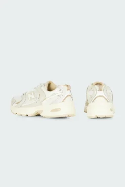 530 - Baskets | Beige