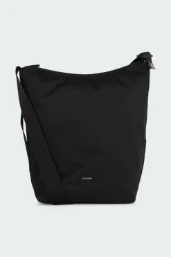 CK EASE HOBO - Sac bandoulière | Noir
