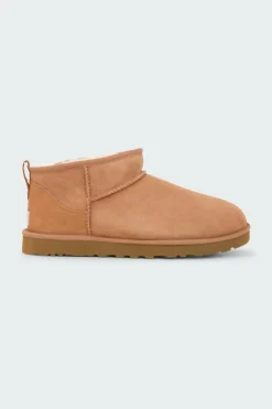 CLASSIC ULTRA MINI - Bottines | Marron