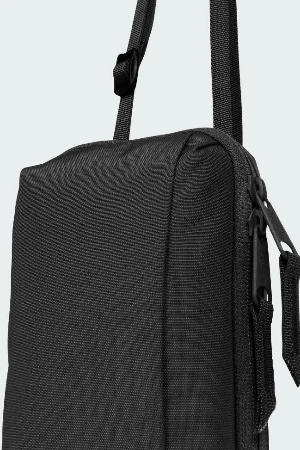 CNNCT F POUCH - Sacoche | Noir