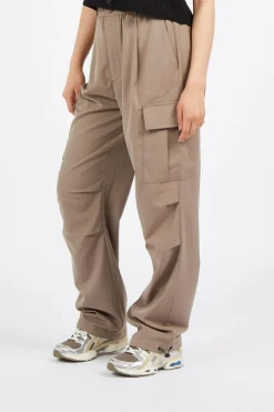 NMMADELINE RICA LW CARGO PANTS - Pantalon | Beige