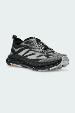 U MAFATE SPEED 4 LITE - Baskets | Noir