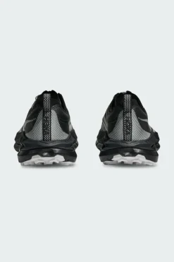 U MAFATE SPEED 4 LITE - Baskets | Noir