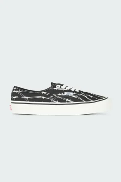 UA AUTHENTIC 44 DX - Baskets | Noir